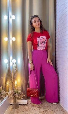 Pink Pants Outfit, Hot Pink Pants, Legs Outfit, Pants Outfit Casual, Casual Outfit Inspiration, Elegante Casual, Causual Outfits, Colourful Outfits, Business Casual Outfits