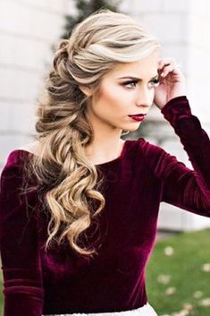 The Most Flattering 50 Haircuts For Square Faces | LoveHairStyles.com Trendy We Fryzurach, Wedding Hair Side, Diy Wedding Hair, Homecoming Ideas, Christmas Hairstyles, Trendy Wedding Hairstyles, Winter Formal