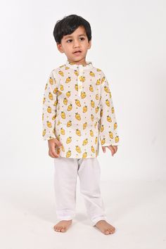 "Everyone's Favourite Fruit now in a Print! Featuring a delightful blend of story telling  and contemporary handblock printed design, our UNISEX Kurtas are crafted with utmost care and attention to detail, this Kurta is designed to provide both comfort and charm. * Product Name - Mango Print Kids Unisex Kurta *Material - Mulmul 100% Cotton. * Uses and Purpose -  * Sizes  - 12-18 months , 18-24 months, 2-3 yrs, 3-4 yrs, 4-5 yrs. * Wash Care - Gentle hand wash or quick cycle machine wash in cold w Mango Print, Kids Kurta, Ghost Print, Handmade Shirts, White Kurta, Boy Stuff, Indian Prints, Story Telling, Bird Print