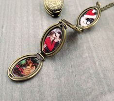 ♥Antiqued bronze colored oval folding locket with floral motif that holds four photos ♥ Such a unique jewelry gift and the perfect gift for you or a loved one ♥Great for wedding photos, family photos, family album, new baby, memory photos, wedding bouquet locket and more! W H Y ∙ Y O U ' L L ∙ L O V E ∙ I T * It's a unique gift that holds special photos * A keepsake piece you will treasure * High quality materials and attention to detail B R O N Z E ∙ L O C K E T∙ P H O T O S * Material: Sturdy Wedding Bouquet Locket, Wedding Photos Family, Bouquet Locket, Family Tree Necklace, Unique Gifts For Mom, Unique Jewelry Gifts, Picture Gifts, Photo Necklace, Jewelry Making Project