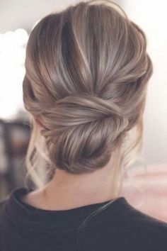 Messy Wedding Hair, Donut Bun, Dance Hair, Classic Wedding Hair, Wedding Hairstyles Medium Length, Classic Updo, Simple Wedding Hairstyles, Elegant Wedding Hair, Best Wedding Hairstyles