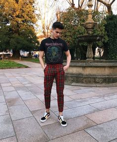 O Retorno do Xadrez | 45 Looks com a Calça Quadriculada – O Cara Fashion Checkered Pants, Vintage Ideas, Hipster Man, Hipster Mens Fashion, Mens Fashion Urban, Hipster Outfits, Elegante Casual, Hipster Fashion, Urban Wear