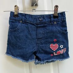 New Without Tags, Never Worn Playful Medium Wash Cotton Bottoms, Playful Denim Shorts, Cute Blue Jeans For Playtime, Cute Denim Bottoms For Playwear, Blue Denim Bottoms For Playwear, Cute Cotton Jean Shorts, Cute Denim Jeans For Playtime, Hearts Girl, Short En Jean