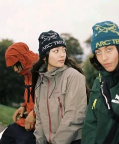 Arcteryx Outfit, Gorpcore Fashion, Gorp Core, Hiking Fits, Cashmere Hat, Fashion Mood Board, Hat Women, Outdoor Fashion, Baggy Pants