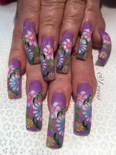 Airbrushed Flower Nails Air Brushed Nails, Nail Designs With Flowers, Airbrush Nail Designs, Nails Curved, Nails Airbrush, Nails Duck, Airbrush Nail, Tickle Torture, Flare Nails