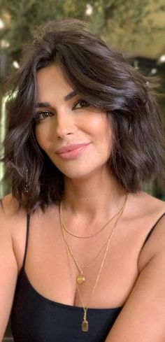 Haircuts 2022, Bob Hairstyles For Thick, Long Bob Haircuts, Haircuts For Medium Hair, Haircut For Thick Hair, Short Hair With Bangs, Short Hair Haircuts