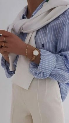 Business Casual Outfits For Women California, British Workwear Women, Bussines Woman Outfit Summer, Costal Grandma Winter Outfits, Classic Wealthy Aesthetic, Blue Striped Shirt Outfit Old Money, Business Casual Work Trip Outfits, Costal Work Outfits, Ralph Lauren Blue Striped Shirt Outfit