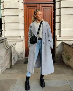 How to Wear Skinny Jeans in 2023 (Without Looking Like a Fashion "DON'T") - Life with Mar Winteroutfits Chic, Nyc Winter Outfits, Chicago Outfit, New York Outfit, Ny Outfits, Nyc Outfits, Europe Outfits