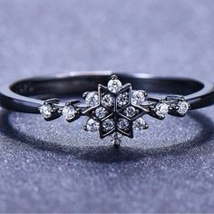 Boutique Item Silver Stamped 925 Snowflake Ring Rhinestones Inside Snowflake Dainty And Elegant Ring Size 7 2 Cute Buy 3 Items Get 30% Off Flower Snowflake, Snowflake Ring, Ice Crystals, Always Remember You, Silver Snowflakes, Luxury Flowers, The Way You Are, You Are Perfect, A Blanket