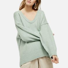 Free People Spearmint Brookside Tunic Sweater Brand New - Without Hang Tag/Paper Tag. Material - 55% Cotton, 32% Acrylic, 10% Polyester, 2%Nnylon, 1% Elastane So Cool And Effortless, This Slouchy, Oversized Tunic-Style Sweater Features A Scoop Neckline And Dropped Dolman Sleeves For Added Shape. Exposed Seeming Ribbed Hemlines Dropped Sleeves Friends Wardrobe, Sheer Sweater, Flirty Tops, Oversized Sweater Women, Loose Knit Sweaters, Oversized Tunic, Textured Sweater, Sweater Style, Spring Sweater