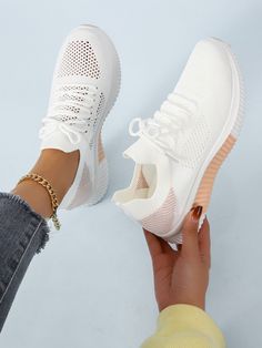 White Sporty    Colorblock Running Shoes    Women Shoes Trendy Tennis Shoes, White Tennis Shoes, Light Sneakers, Affordable Shoes, Womens Tennis Shoes, Everyday Shoes, Workout Shoes, Mesh Shoes, Womens Athletic Shoes