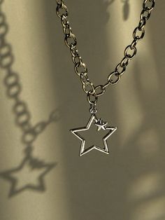 Gold Jewelry Fashion Gold Jewelry Fashion Necklace Edgy Jewelry, Star Charm Necklace, Jewelry Accessories Ideas, Funky Jewelry, Jewelry Lookbook, Fancy Jewelry, Girly Jewelry, Dream Jewelry, Jewelry Inspo