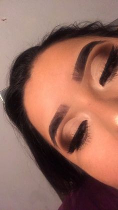 Brown Cut Crease Makeup Looks, Cutcrease Eyemakeup Brown, Brown And Black Eyeshadow Looks, Cut Crease Eyeshadow Hooded Eyes, Black Cut Crease Makeup, Red Cut Crease Eyeshadow, Eyeshadow Looks Cut Crease, Cut Crease Eyeshadow Black Women, Makeup Looks Cut Crease