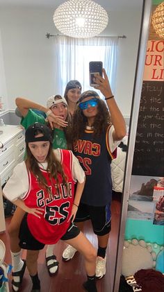 Y2k Duo Costumes, Basketball Players Halloween Costumes, Spirit Week Sports Day Outfits, Halloween Sports Costumes, Celeb Costume Ideas, Sport Costume Ideas, Spirit Week Costumes, Characters To Dress Up As, Dress As Your Type Spirit Week