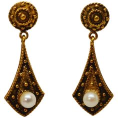 Indian Gold Earrings, Victoria Era, Decorative Post, Gold Pearl Drop Earrings, Aesthetic Indian, Accessories Stand, Dramatic Earrings, Pearl Drop Earrings Gold, Gothic Accessories