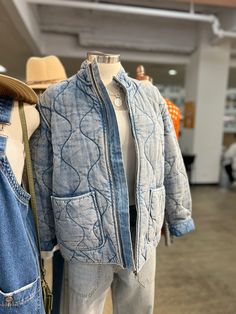 Stay stylish and warm with the Willa Denver Washed Quilted Jacket! Featuring a unique dupe design and quilted detailing, this jacket is perfect for adding a touch of quirkiness to any outfit. Stay cozy and in style with Willa.