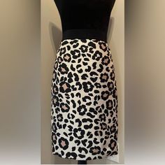 Ann Taylor Cheetah Print Pencil Skirt Sz 14 Tag Is Still On Skirt Never Been Worn Comes From A Smoke And Pet Free Home Elegant Leopard Print Lined Skirt, Fitted Elegant Leopard Print Skirt, Elegant Fitted Leopard Print Skirt, Pencil Skirt Black Leopard, Leopard Print Pencil Skirt, Printed Pencil Skirt, Black White, Skirt, Cheetah Print