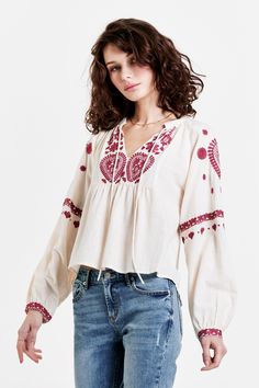 image of a female model wearing a NATALIA EMBROIDERY DETAIL TOP CREAM DEAR JOHN DENIM Denim Essentials, Dress Guide, Boho Fall, Shirt Embroidery, Medium Wash Jeans, Fit Body, Peasant Blouse, Embroidery Dress, Sweater Sale