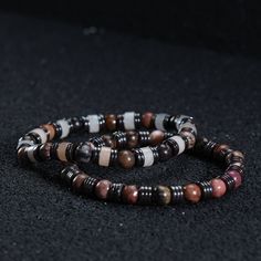 This Hematite Bracelet is a stunning gemstone bead bracelet perfect for men who love stylish accessories. Handcrafted with high-quality hematite beads, this bracelet is both stylish and meaningful. Makes a great gift for him, whether it's for a special occasion or just to show your appreciation. This beaded bracelet is stretchable and provides a comfortable fit for most wrist sizes. The elegant bracelet set includes a sunstone bracelet that adds a touch of warm and vibrant energy to your summer jewelry collection. Its simple and elegant design makes it versatile, suitable for both casual and formal occasions. Whether you're pampering yourself or looking for a thoughtful gift, our hematite bracelet is the perfect choice. 💎All stones are unique and may differ slightly from those shown in th Sunstone Bracelet, Hematite Bracelet, Handmade Box, Hematite Beads, Gemstone Beaded Bracelets, Elegant Bracelet, Dainty Bracelets, Summer Jewelry, Elegant Gift