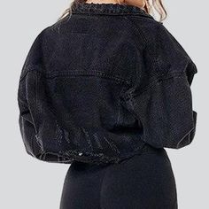 Short black jeans jacket online—excellent women's jeans jacket from the 2023 Spring-Summer collection. Fashion style is the perfect way to express yourself and show the world who you are. From clothing to accessories, haircuts to cosmetics, fashion is an excellent approach to displaying your individuality. By experimenting with new styles, you can feel more secure in yourself and make a statement. Wearing fashionable and stylish clothes can boost your self-esteem and confidence. It allows you to Secure In Yourself, Black Jeans Jacket, Oversized Black Denim Jacket, Street Style Jacket, Black Jean Jacket, Retro Nostalgia, Jean Jacket Women, Denim Patterns, Oversized Denim Jacket