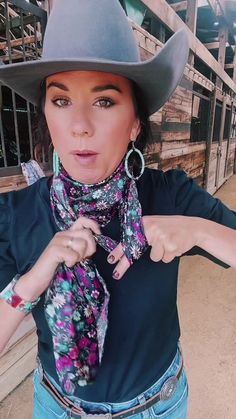 241K views · 7.1K reactions | Buckaroo Square Knot Tutorial | How to tie a Buckaroo Square Knot with your wild rag or silk scarf! This coal wildflower wild rag just restocked too! You can always find new styles on... | By Gilliland H&C Wild Rags | Facebook Tying Wild Rags, How To Tie A Wild Rag, How To Tie A Wild Rag Scarf, How To Tie A Square Knot Wild Rag, Outfit With Wild Rag, Wild Rags Outfits, Western Scarf, Neck Scarf Tying