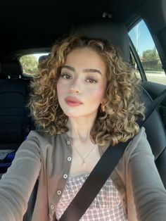 Curly hair, short curly hair, brunette, emily ramirez, Curly Hair Brunette, Short Curly Hair Updo, Blonde Highlights Curly Hair, Hair Short Curly, Curly Hair Beauty, Highlights Curly Hair, Curly Hair Short, Beauty Hair Color, Hair Brunette