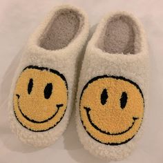 Smiley Face Slippers Brand New Never Worn Purchased From Amazon Size 7 Runs A Little Small Would Recommend For A Size 6.5-7 Preppy Slippers, Birthday Presents Ideas, Preppy Wishlist, Smiley Face Slippers, Bday Gift Ideas, Cozy Slippers, Girls Fur, Presents Ideas, Preppy Shoes