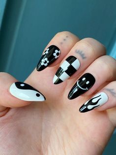 Black Colourful Nails, Simple Cool Nail Designs, Black And Colour Nails, Cute Painted Nail Ideas, Flame And Checkered Nails, Easy Star Nails, Pop Punk Nails, Nail Ideas Stiletto Short, California Nails Designs