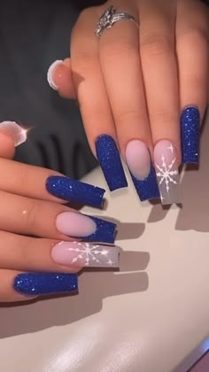 Easy White Acrylic Nails, Square December Nails, Blue Nail Designs Christmas, White Sweater Nail Designs, Royal Blue Christmas Nails Acrylic, Winter Season Nails Blue, Winter Wonderland Quince Nails, Blue And White Christmas Nails Acrylic, White And Blue Snowflake Nails