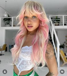 Blond Pink Hair, Fringe Hairstyle, Pink Balayage, Blonde Hair With Pink Highlights, Trendy Fringe, Light Pink Hair, Balayage Blond, Strawberry Blonde Hair