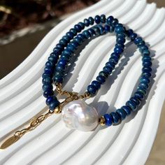 Lapis Lazuli Beaded Necklace With Baroque Pearl, Delicate Necklace, Blue and Gold, Handmade Gemstone Jewelry, Gift for Her - Etsy Spain Handmade Gemstone Jewelry, Lapis Lazuli Beads, Handmade Beaded Necklaces, Chain Extenders, Gemstone Jewelry Handmade, Necklace Blue, Pearl Size, Delicate Necklace, Baroque Pearls