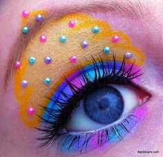 Candy Cupcake Makeup look Cupcake Makeup, Cotton Candy Makeup, Designer Dresses Gowns, Candy Makeup, 80s Makeup, Candy Cupcake, Avant Garde Makeup, Rave Makeup, Makeup News