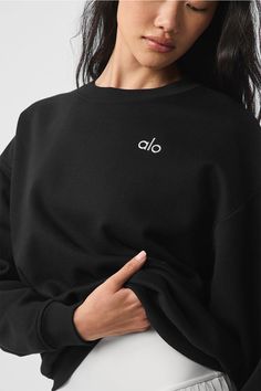 Black Sweater Best, Accessories For Crew Neck, Womens Athleisure, Sweatpants And Sweater, Bday Wishlist, Matching Sweats, Designer Activewear, Gray Accessories, Black Crewneck Sweatshirt