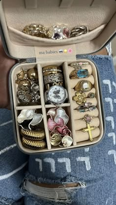 Jewelry Organizer Aesthetic, Organizer Aesthetic, Summer New York, Jewellery Summer, Cool Girl Aesthetic, Aesthetic London, Dope Jewelry Accessories