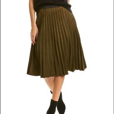 Brand New Size S Velvet Midi Skirt Army Pleated Skirt Make An Offer!! Pleated Velvet Skirt, Velvet Pleated Skirt, Velvet Midi Skirt, Velvet Skirt, Pleated Skirt, Midi Skirt, Womens Skirt, Velvet, New York