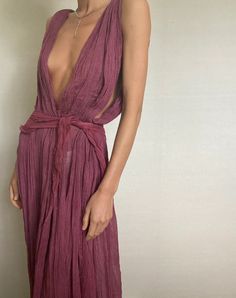 Tulum Style Clothing, Long Dress With Tie Back For Date Night, Long Fitted Halter Dress With Tie Back, Long Tie Back Dress For Date Night, Long Tie-back Dress For Date Night, Chic V-neck Evening Maxi Dress, Chic V-neck Dress With Back Opening, V-neck Tie Back Dress For Date Night, Beachwear V-neck Maxi Dress For Date Night