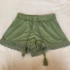 Size Medium Hot Kiss Brand Green Shorts Elastic Waist Band With Tie Never Worn. Green Bohemian Shorts For Summer, Green Beachwear Bottoms For Summer Outings, Green Cotton Bottoms For Summer Outings, Casual Green Bottoms For Summer Outings, Bohemian High-waisted Shorts With Elastic Waistband, Bohemian High Waist Shorts For Day Out, Bohemian Green Bottoms For Beach Season, Bohemian High-waisted Shorts For Day Out, Bohemian Stretch Shorts For Spring