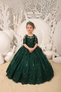 Princess Frocks, Green Flower Girl Dresses, Girl Green Dress, Girls Ball Gown, Kids Frocks Design, Kids Dress Patterns, Gaun Fashion, Girls Frock Design, Girl Dress Patterns