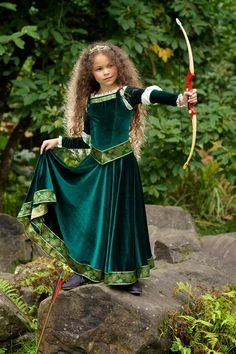 Merida Costume  Brave Inspired Princess Gown Prenses Merida, Disney Kızları, Merida Costume, Aesthetic Princess, Brave Merida, Party Dress Patterns, Halloween Kids Costumes Girls, Costume Carnaval, Disney Princess Costumes