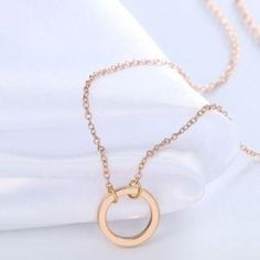 Sleek, low profile, minimalist gold necklace with circle pendant. Women's necklace for daily go-to accessory. Gold Necklace For Women, Gold Necklace Simple, Jewelry Simple, Dainty Gold Necklace, Gold Necklace Women, Simple Jewelry, Circle Pendant, Gold Pendant Necklace, Dainty Necklace