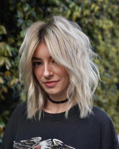 Mid Length Haircut For Thick Hair With Layers, Long Shaggy Bob, Corte Shaggy, Shaggy Cut, Medium Shag Hairstyles, Layered Thick Hair, Shaggy Bob Hairstyles, Shaggy Bob Haircut, Modern Shag Haircut