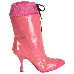 100% authentic Miu Miu rain-boots in bubble gum patent leather with rubber sole and waterproof top detail with drawstring laces. Cap toe. Brand new. Imprinted Size 36 Shoe Size 36 Inside Sole 23cm (9in) Width 7cm (2.7in) Heel 9cm (3.5in) Shaft 20cm (7.8in) All our listings include only the listed item unless otherwise specified in the description above. Rainy Boots, Outfit Collage, Pink Boots, Wedding Dress Couture, Boots Shoes, Bubble Gum, Rubber Rain Boots, Miu Miu, Rain Boots