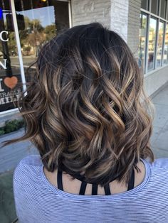 Hair Color Ideas For Brunettes Short, Short Hair Highlights, Dark Brunette Hair, Dip Dye Hair, Hair Color Caramel, Short Brown Hair