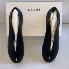 No Box, Brand New, With Dust Bag Celine Shoes, Feminine Shoes, Pointy Heels, Leather Workshop, Black Leather Flats, Ballerina Shoes, Retro Outfits, Leather Flats, Mules Shoes