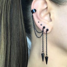 Wrap Around Earrings Ear Cuffs, Anime Earrings Reference, Goth Earings Piercings, Cool Ear Rings, Anime Ear Piercing, Black Earrings Aesthetic, Black Ear Piercings, Goth Ear Piercings, Anime Piercings