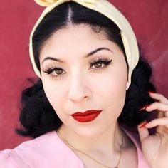 Classic beauty @lesliedarling__ shows off Marilyn perfectly!💗💗💗💗✨✨✨  Get this look and more: http://www.ash-lash.com/blogs/news/shop-now-on-amazon #fauxmink #falsies #falselashes Classic Beauty