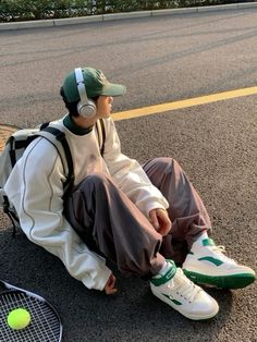 Headphones Outfit, Headphone Outfit, Headphones Aesthetic, Asian Streetwear, Boyfriend Outfit, 일본 패션, Guys Clothing Styles, Fall Outfits Men, Mens Outfit Inspiration