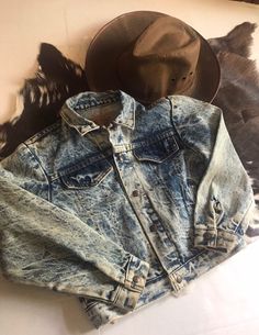 Kids size large, see measurements in pictures,Good used condition fake front pockets,Front hand warmer pockets,5 snap Front closure,made in USA 1960's Dress, Acid Wash Jeans, Vintage Kids, Jeans Jacket, Jeans Kids, Trucker Jacket, Jacket Vintage, Bohemian Dress, Wash Jeans