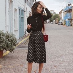 Rok Midi, Áo Blu, Minimal Chic Style, Spring Fashion Outfits, Classic Chic, Cool Street Fashion, Professional Outfits, Work Attire