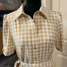 Preston & York Gingham Dress Button Down Belted Dress Short Sleeve Sand Color Dress Size 6 . Nwt Fully Lined, Cuffed Sleeves, Button Closure Dress For Picnic, Classic Gingham Dress, Collared Gingham Dresses, Collared Gingham Dress For Spring, Fitted Plaid Dress With Button Closure For Spring, Fitted Plaid Dress With Buttons For Spring, Fitted Spring Plaid Dress With Buttons, Gingham Dress With Short Sleeves And Button Closure, Summer Gingham Dress With Button Closure